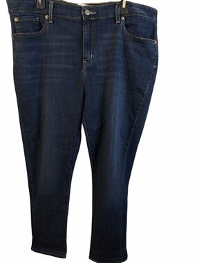 Levi Strauss. Signature mid rise boyfriend jeans   EC.  Size 42 x 29